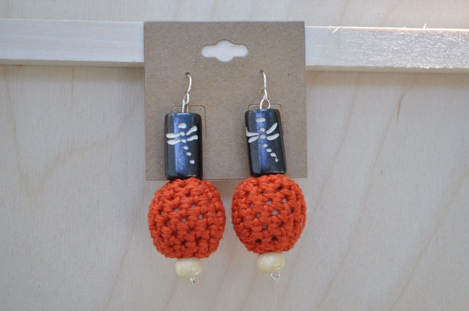 Orange - Libellen Ohrringe - Perle Orange - Libellen Ohrringe - Perle von BellaNBooDesigns