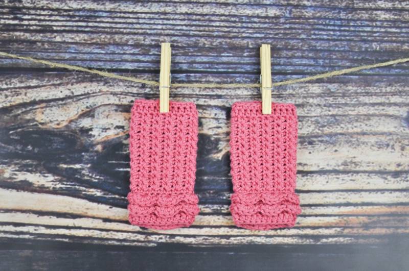 Beinstulpen - Baby Pink Rüschen Beinstulpen - Baby Pink Rüschen von BellaNBooDesigns