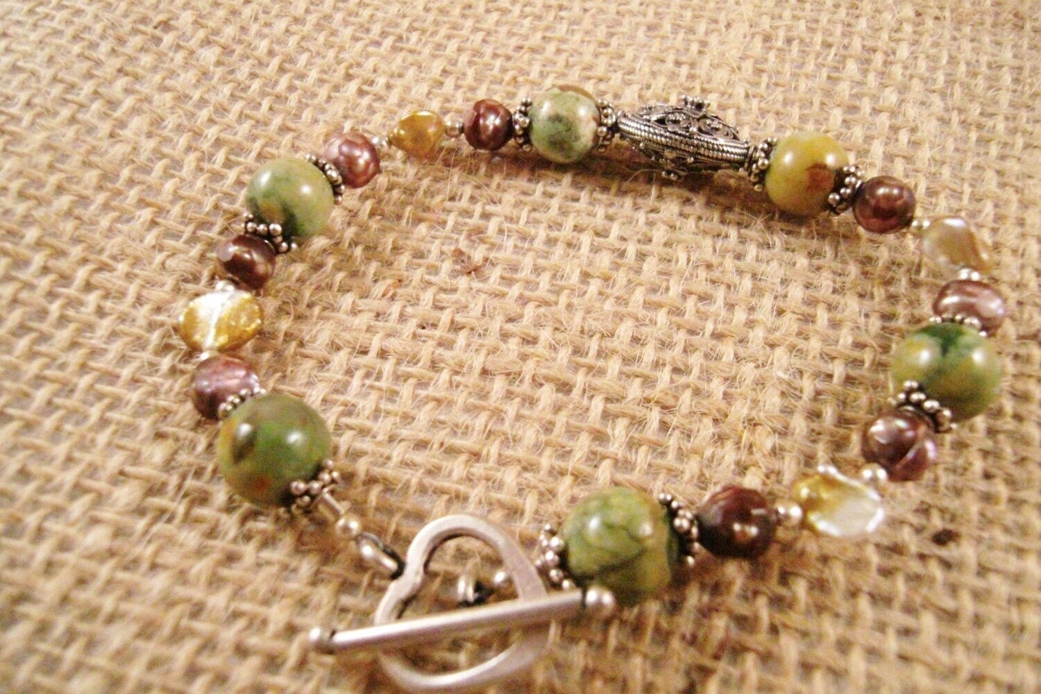 Edelstein Armband, Süsswasserperlen, Sterling Silber Komponenten, Handgemacht, Handwerker Schmuck Edelstein Armband, Süsswasserperlen, Sterling Silber Komponenten, Handgemacht, Handwerker Schmuck von BellaRosaoneofakind