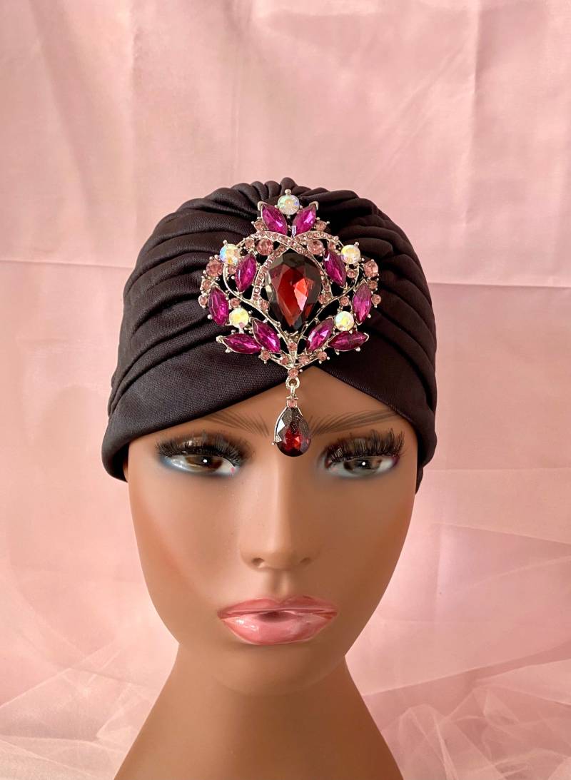 Schwarzer Turban Mit Abnehmbarer Schmuck Brosche von BellaSegretoFashion