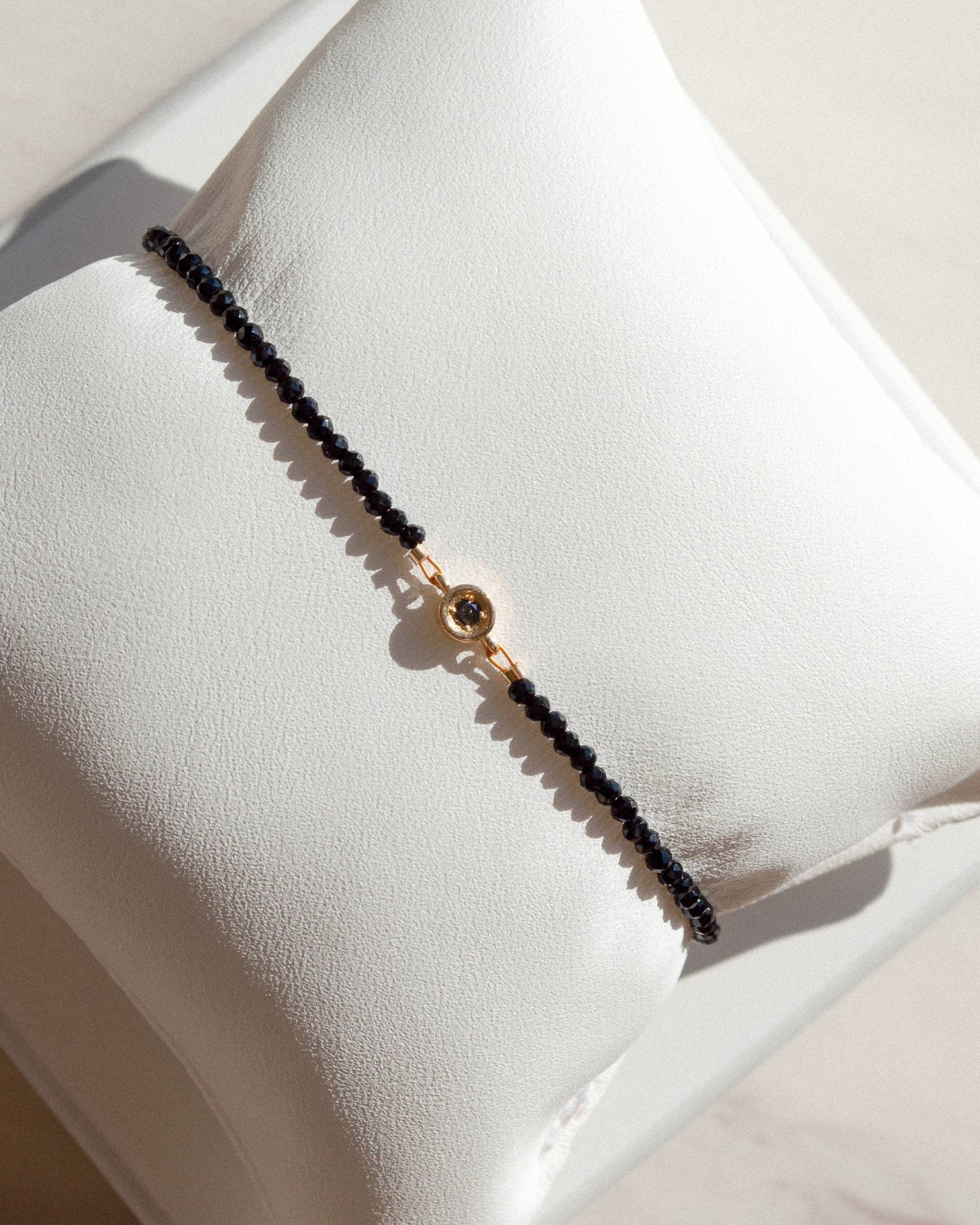 Ein Schwarzes Diamant Armband. Zierliches 14K Gold Feiner Schmuck. Geschenk Für Sie Ein Schwarzes Diamant Armband. Zierliches 14K Gold Feiner Schmuck. Geschenk Für Sie von BellaSherban