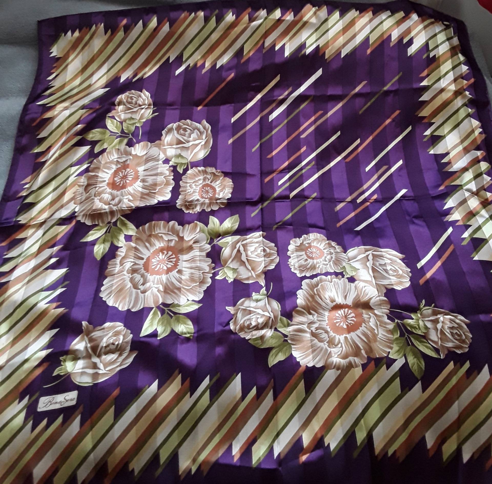 Vintage Bona Sera Italien Elegantes Lila - Gold Tuch Vintage Bona Sera Italien Elegantes Lila - Gold Tuch von BellaVenetta