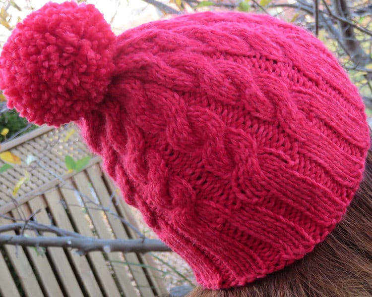 Handgestrickte Pom-Pom Mütze Rote Wollmütze, Passt Den Meisten Handgestrickte Pom-Pom Mütze Rote Wollmütze, Passt Den Meisten von Bellada