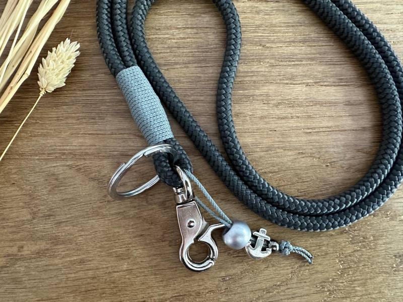 Sb-Anth-Grau-1-3 | Schlüsselband Aus Tau in Anthrazit - Grau Silber Mit Anker Anhänger Schlüsselanhänger Karabiner Und Schlüsselring von BellafakturShop