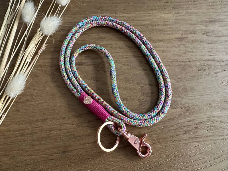 Sb-Flow-Fuch-3 | Schlüsselband Aus Tau in Bunt - Fuchsia Rosé Ausweisband Schlüsselanhänger Mit Karabiner Und Schlüsselring Lanyard Sb-Flow-Fuch-3 | Schlüsselband Aus Tau in Bunt - Fuchsia Rosé Ausweisband Schlüsselanhänger Mit Karabiner Und Schlüsselring Lanyard von BellafakturShop