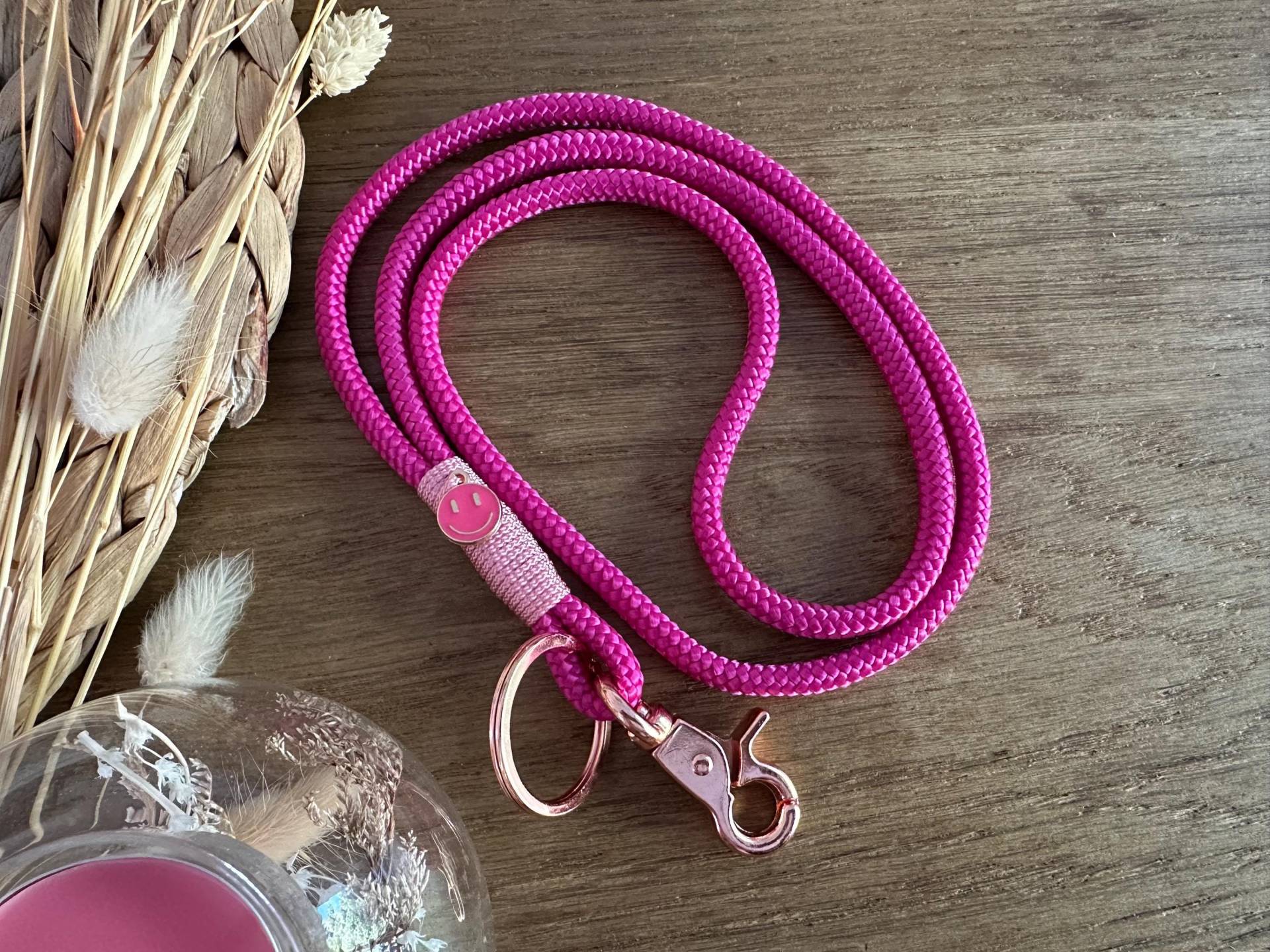 Sb-Fuch-Paro-3S | Schlüsselband Aus Tau in Rosa/Pink - Rosé Mit Anhänger Ausweisband Lanyard Schlüsselanhänger Karabiner Sb-Fuch-Paro-3S | Schlüsselband Aus Tau in Rosa/Pink - Rosé Mit Anhänger Ausweisband Lanyard Schlüsselanhänger Karabiner von BellafakturShop