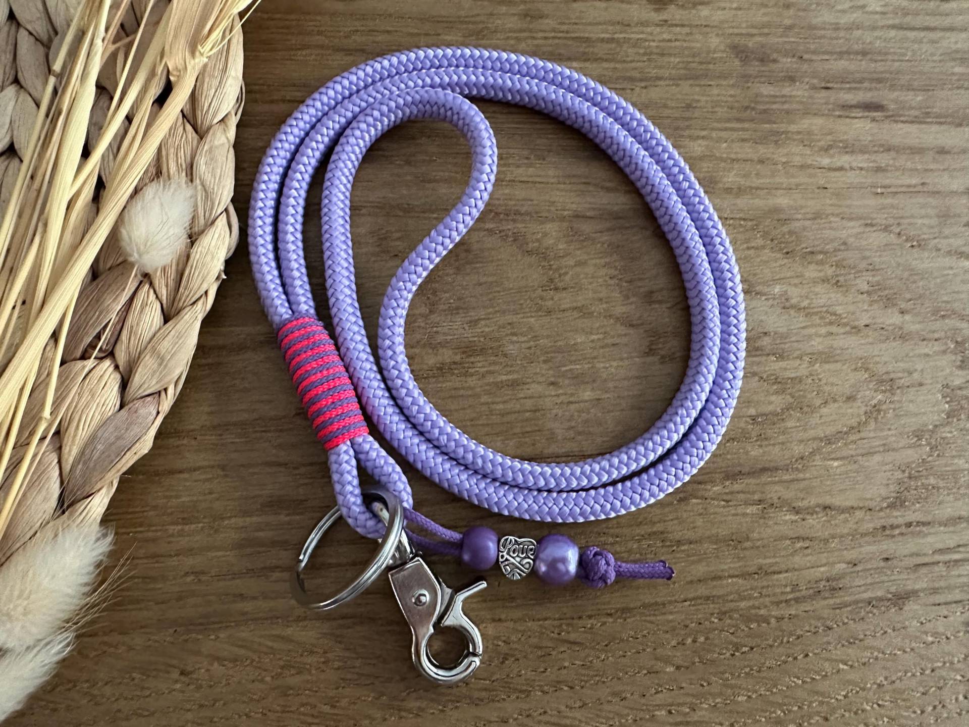 Sb-Lila-Flli-1-3 | Schlüsselband Aus Tau in Flieder/Lila Neon - Silber Ausweisband Lanyard Schlüsselanhänger Mit Karabiner von BellafakturShop