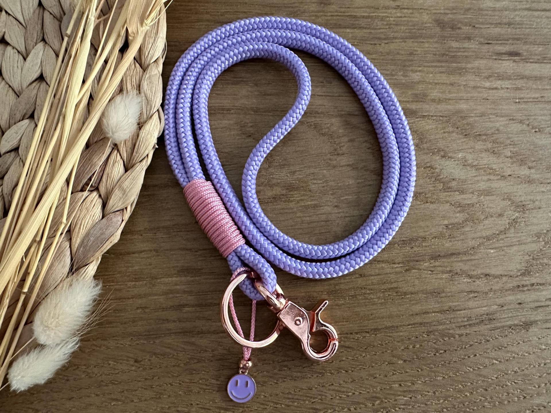 Sb-Lila-Paro-3S | Schlüsselband Aus Tau in Flieder/Lila - Rosa Rosé Lanyard Schlüsselanhänger Mit Karabiner Und Schlüsselring von BellafakturShop