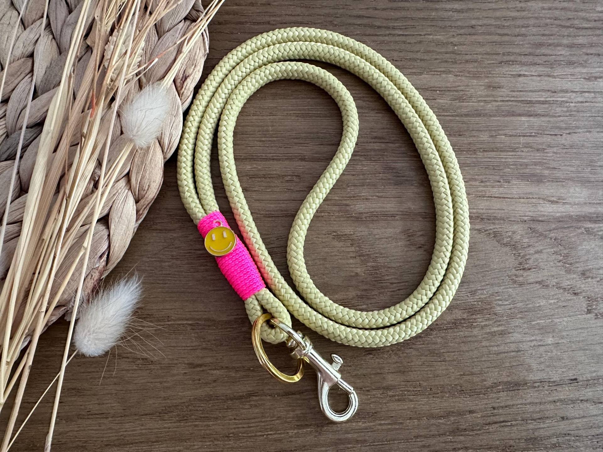 Sb-Page-Pink-2S | Schlüsselband Aus Tau in Pastel Gelb - Neon Pink Gold Ausweisband Schlüsselanhänger Mit Karabiner Und Schlüsselring von BellafakturShop