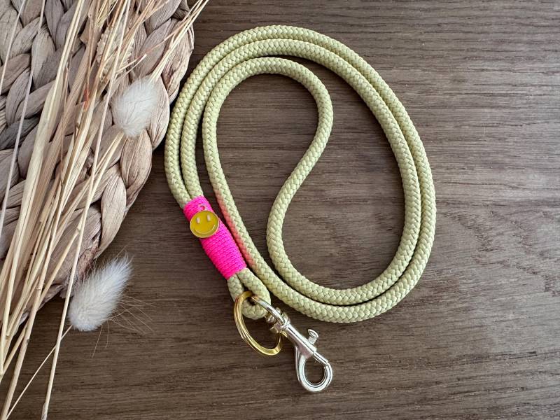 Sb-Page-Pink-2S | Schlüsselband Aus Tau in Pastel Gelb - Neon Pink Gold Ausweisband Schlüsselanhänger Mit Karabiner Und Schlüsselring von BellafakturShop