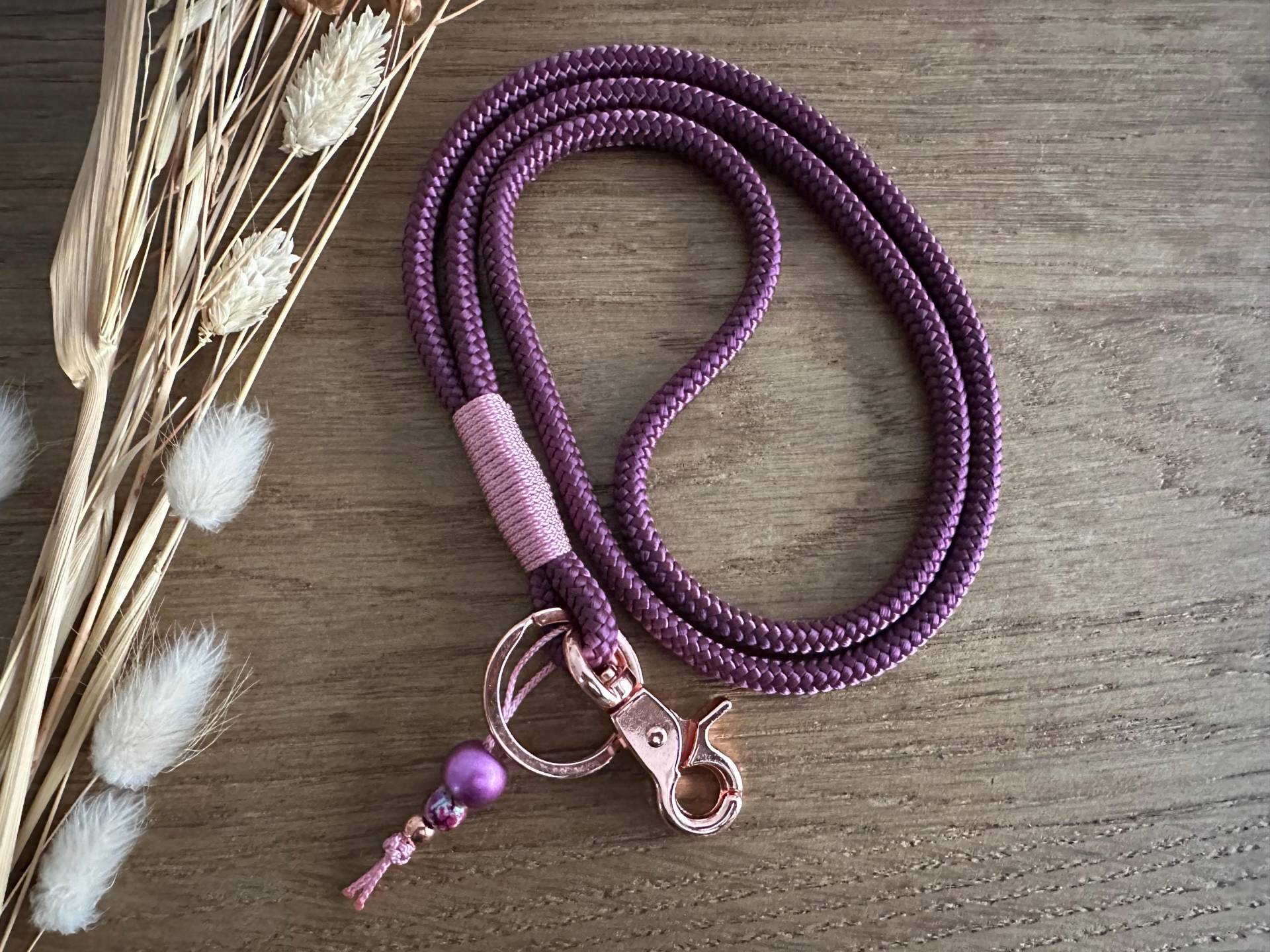 Sb-Plum-Paro-3-2 | Schlüsselband Aus Tau Ausweisband Schlüsselanhänger Mit Karabiner Und Schlüsselring Lanyard Anhänger von BellafakturShop