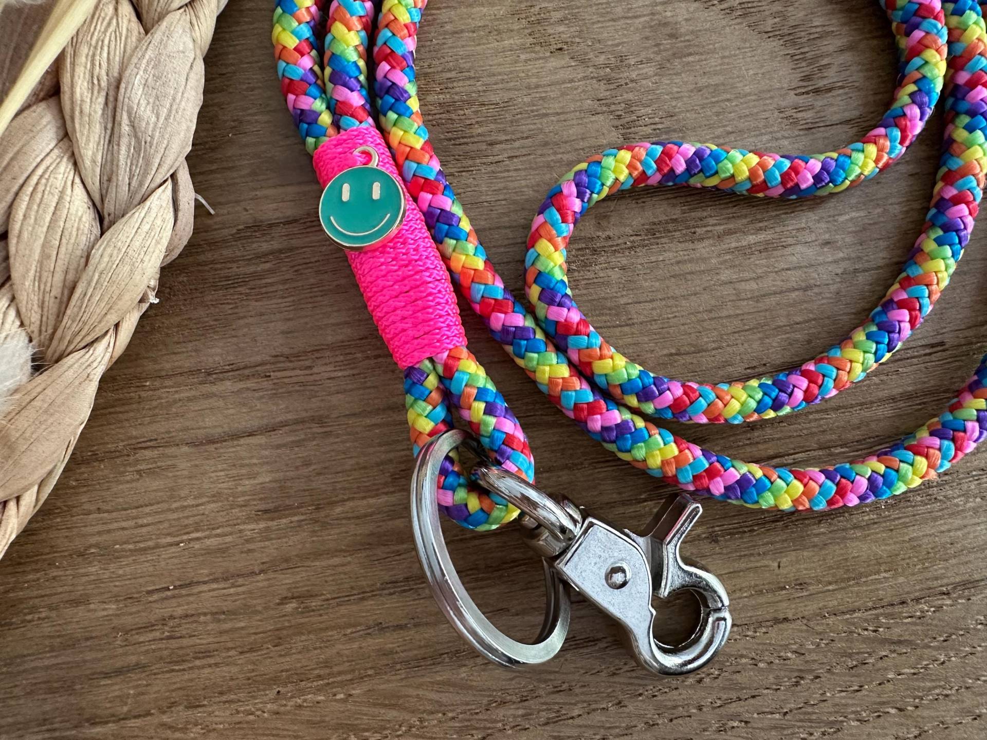 Sb-Rain-Pink-1S | Schlüsselband Aus Tau in Bunt - Neon Schlüsselanhänger Mit Karabiner Und Schlüsselring Smiley Anhänger Kartenband Sb-Rain-Pink-1S | Schlüsselband Aus Tau in Bunt - Neon Schlüsselanhänger Mit Karabiner Und Schlüsselring Smiley Anhänger Kartenband von BellafakturShop