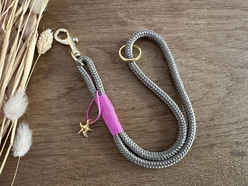 Sbk-Tan-Bugu-2 | Kurzes Schlüsselband Aus Tau in Tan - Rosa Gold Schlüsselanhänger Mit Karabiner Und Schlüsselring, Kurz von BellafakturShop