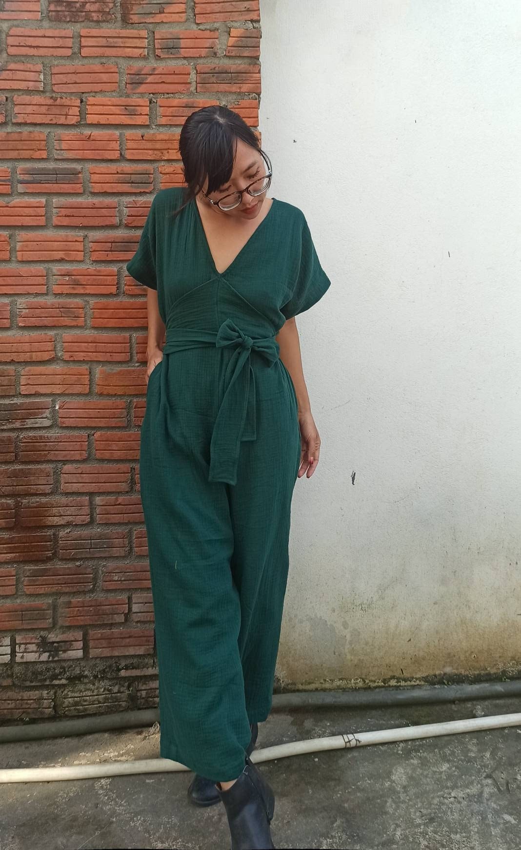 Anpassen Von Bio-Baumwolle Gaze Overall Boho Wrap Around Jumpsuit Tiefen V-Ausschnitt Pullover Geschenke Für Sie Geschenk Mama Anpassen Von Bio-Baumwolle Gaze Overall Boho Wrap Around Jumpsuit Tiefen V-Ausschnitt Pullover Geschenke Für Sie Geschenk Mama von BellahaShop