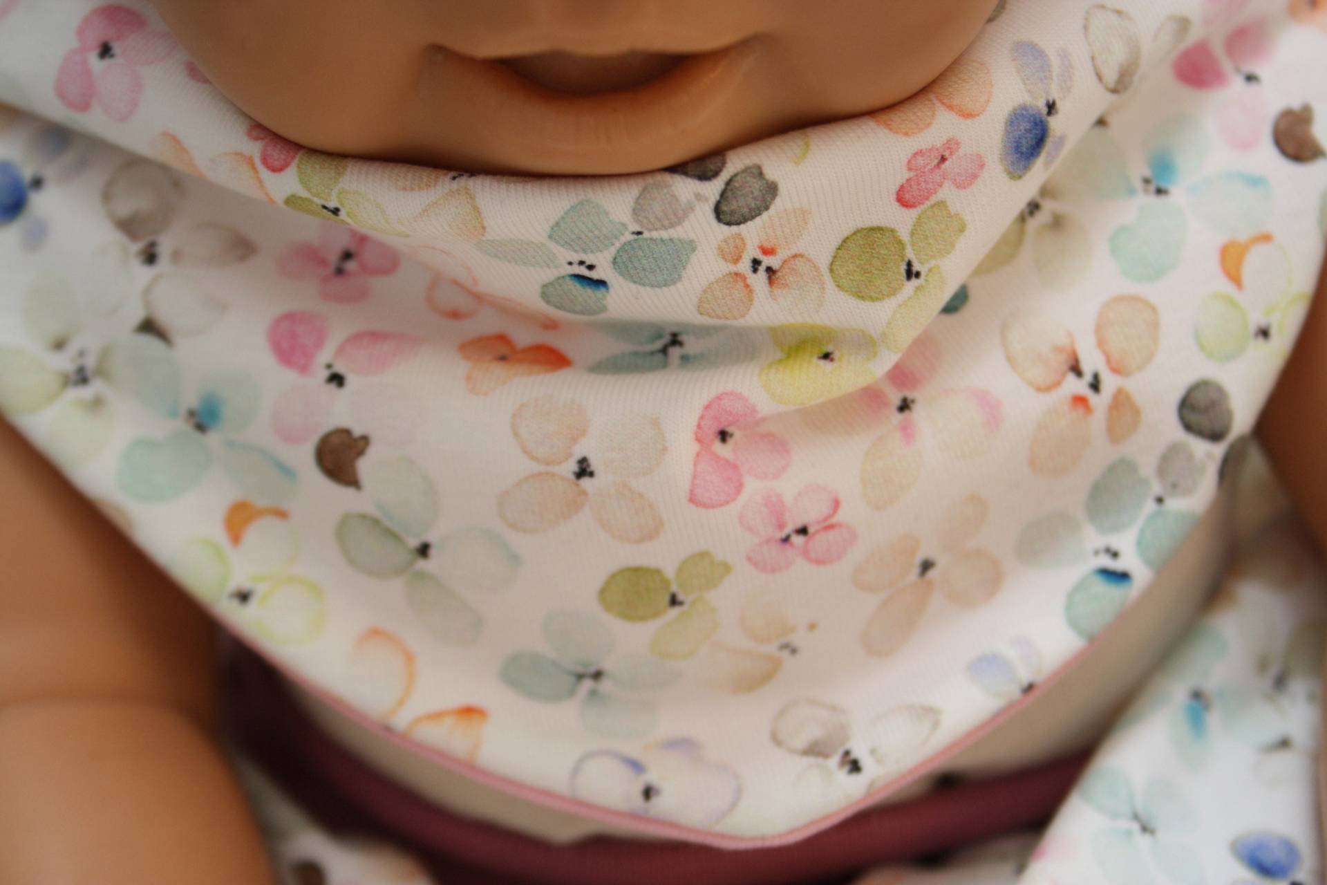 Halstuch Baby Babytuch Wendehalstuch Mädchentuch Kindertuch Spucktuch Sabbertuch Sabberlätzchen Lätzchen Blümchen Blumen Geschenk von BellaloukleinesLeben