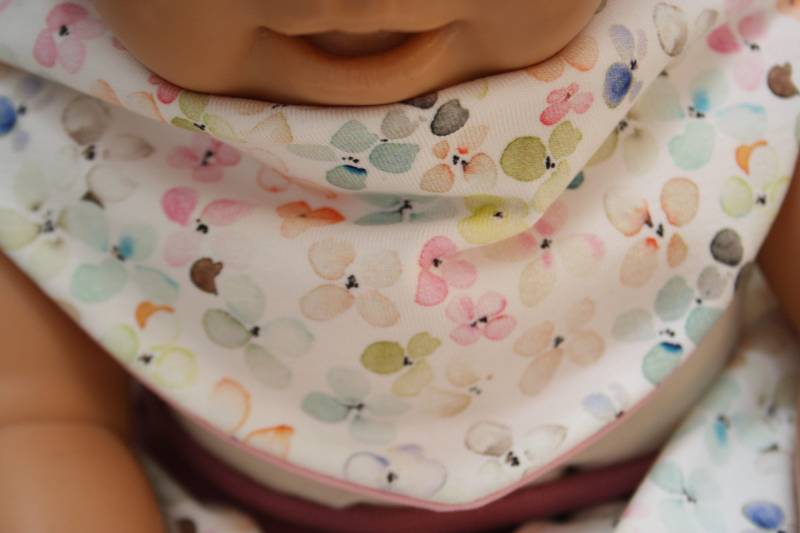 Halstuch Baby Babytuch Wendehalstuch Mädchentuch Kindertuch Spucktuch Sabbertuch Sabberlätzchen Lätzchen Blümchen Blumen Geschenk von BellaloukleinesLeben