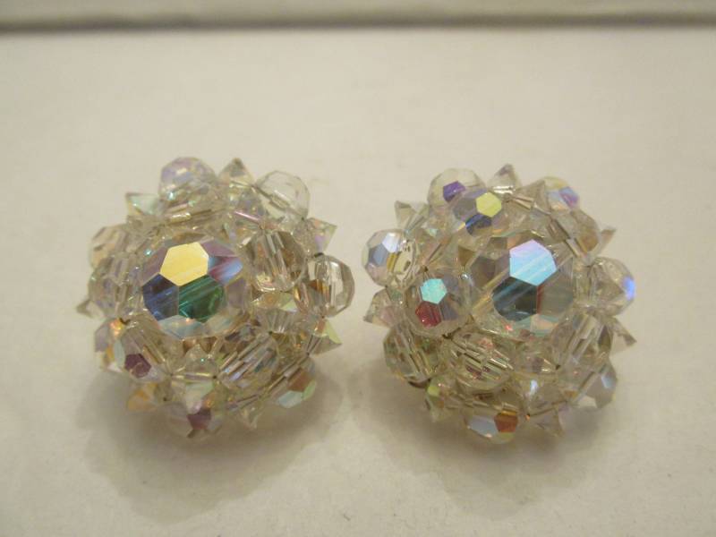 Atemberaubende Lisner Signierten Vintage Aurora Borealis Rheinstein Silver Tone Ohrringe Atemberaubende Lisner Signierten Vintage Aurora Borealis Rheinstein Silver Tone Ohrringe von BellarosaUS