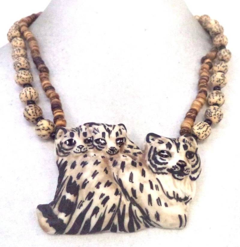 Wunderschöne Carol Halmy Sterlingsilber Signiert Vintage Wildkatze Trio Handgefertigten Porzellan 20" Kette Wunderschöne Carol Halmy Sterlingsilber Signiert Vintage Wildkatze Trio Handgefertigten Porzellan 20" Kette von BellarosaUS
