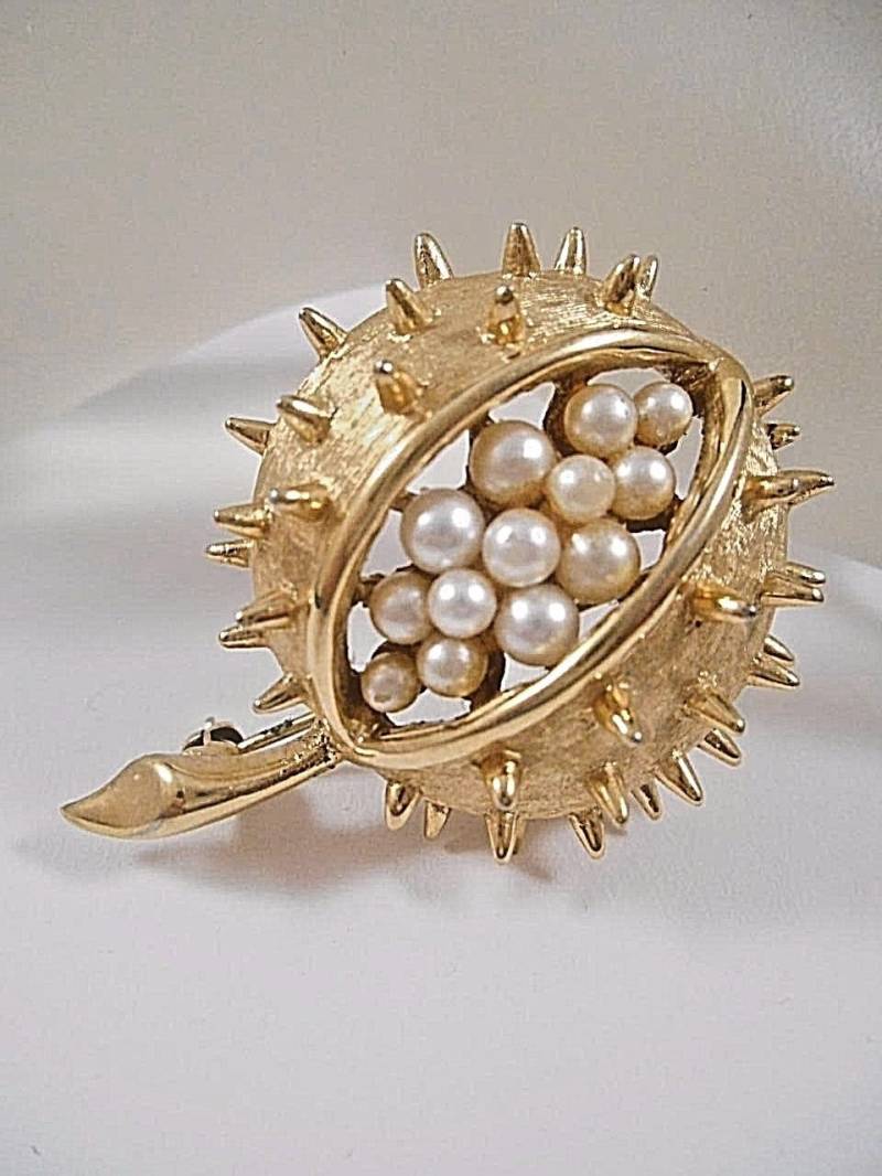 Wunderschöne Vintage Ungewöhnliche Signiert Boucher Perle Pod Brosche Wunderschöne Vintage Ungewöhnliche Signiert Boucher Perle Pod Brosche von BellarosaUS