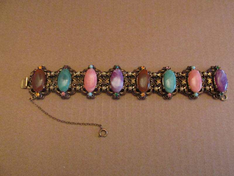 Wunderschönes Vintage Big Wide Chunky Stone Oder Glas & Strass Armband Mit Sicherheitsverschluss Wunderschönes Vintage Big Wide Chunky Stone Oder Glas & Strass Armband Mit Sicherheitsverschluss von BellarosaUS