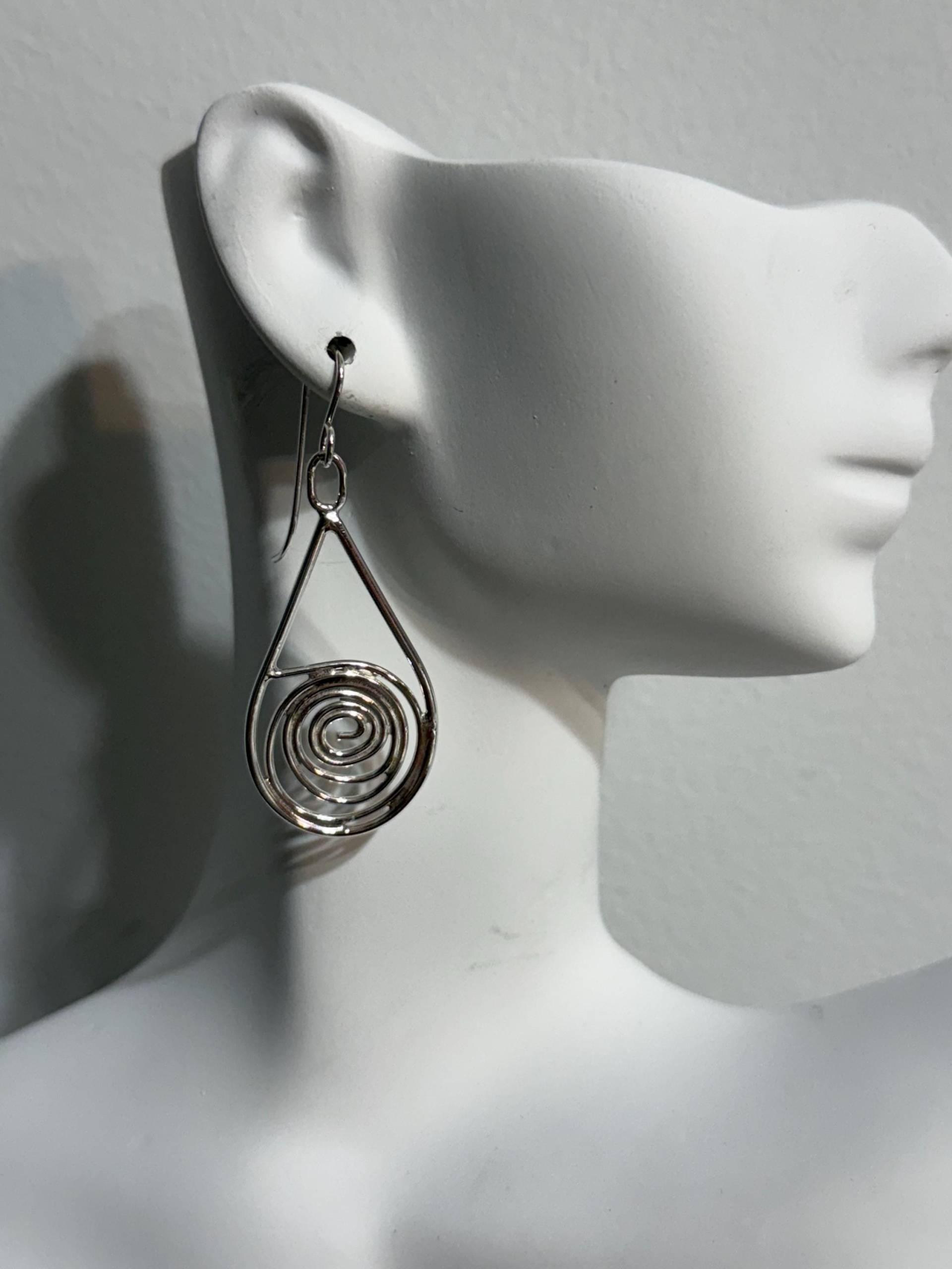 Baumelnde Spiralen Ohrringe Baumelnde Spiralen Ohrringe von BellasSterlingSilver