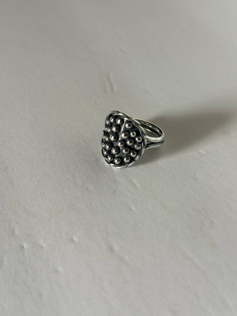 Bellas Runder Kugelring von BellasSterlingSilver