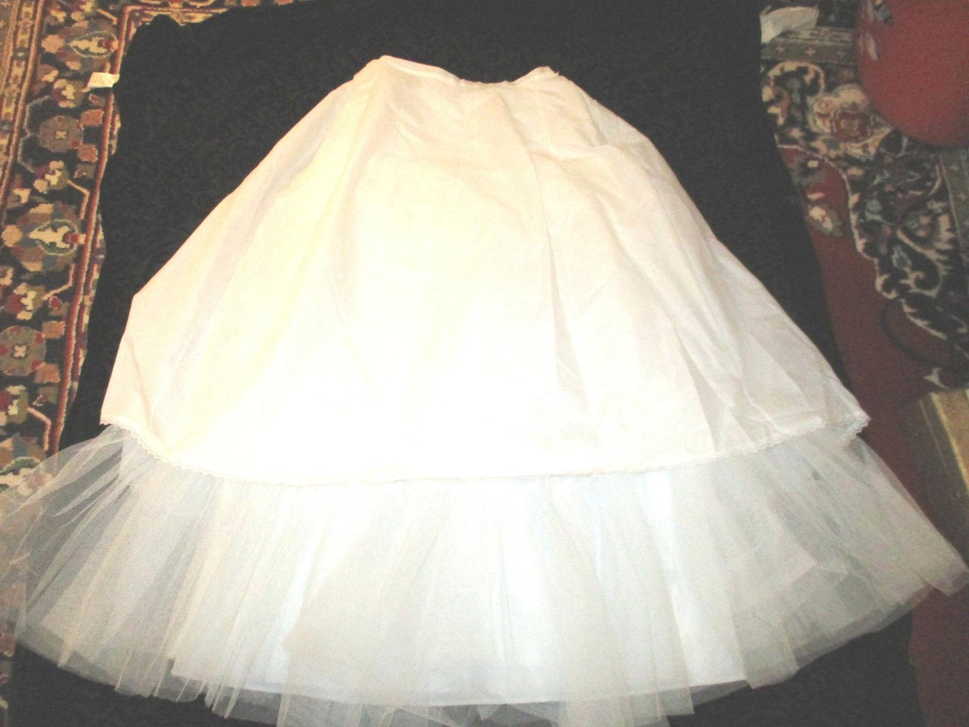 Arlauret By Ele-Sue Tüll Unterrock von BellasTreasureTrove