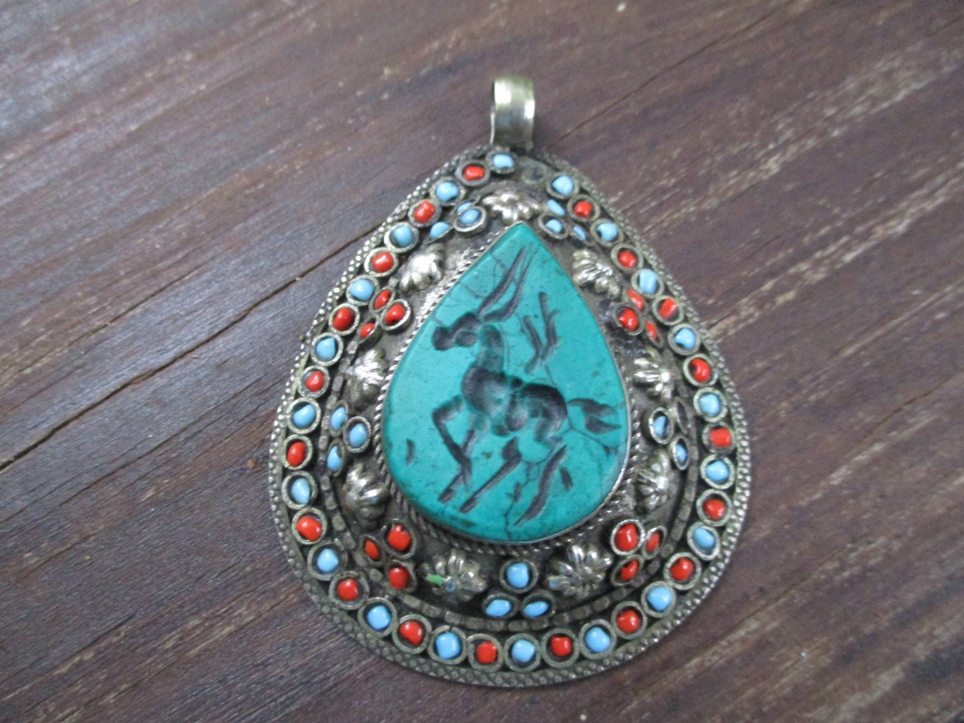 Riesiger Silber Tropfen Anhänger Mit Glassteinen von BellasTreasureTrove