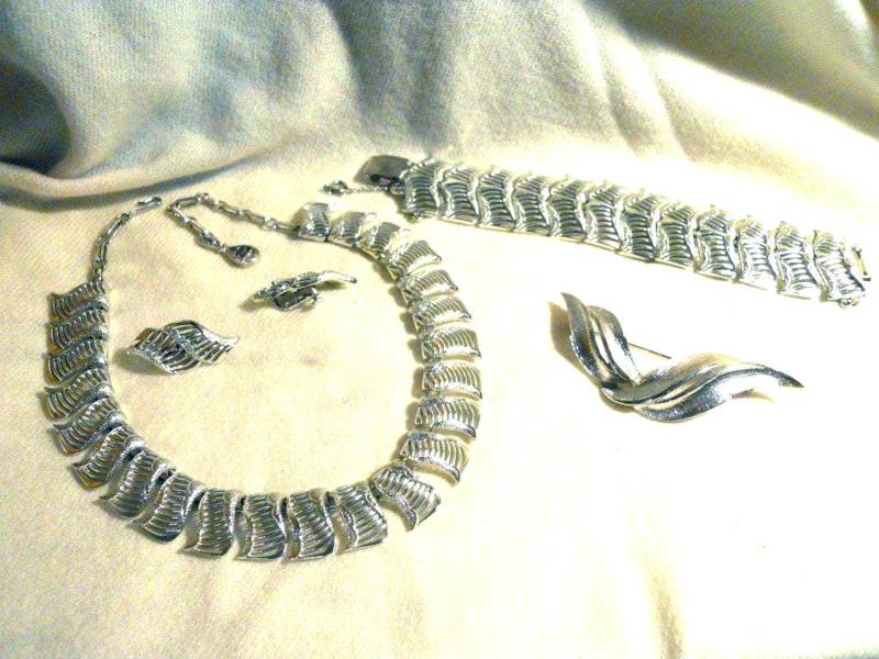 Vintage Coro Pegasus Gemälde von BellasTreasureTrove