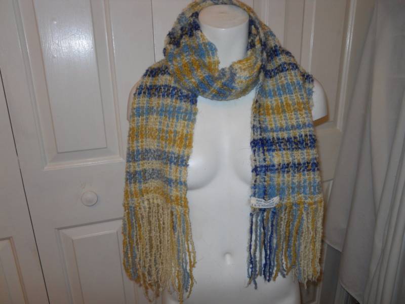 Vintage Handgewebter Fransenschal von BellasTreasureTrove