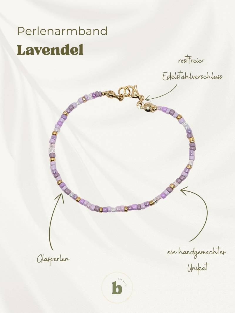 Handgefertigtes Perlenarmband "Lavendel" Mit Rostfreiem Edelstahlkarabiner in Gold von BellasUniqueBtq