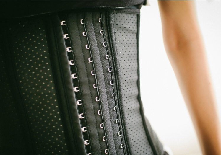 Neues Farbenprächtiges Schwarzes Taillentraining // Fitness Sport Trainer Netz Unterbrust Korsett von BelleBabeBoutique