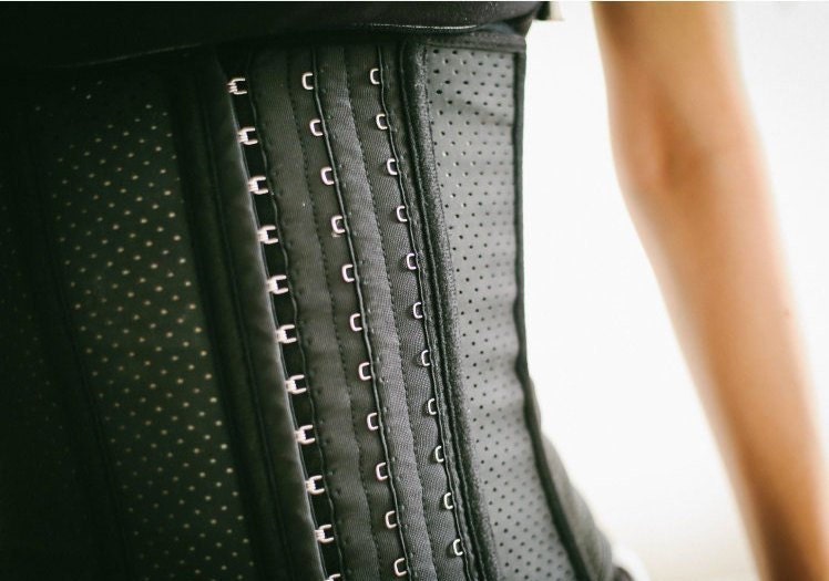 Neues Farbenprächtiges Schwarzes Taillentraining // Fitness Sport Trainer Netz Unterbrust Korsett von BelleBabeBoutique