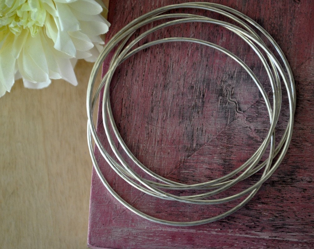 925 Sterling Silber Armreif Set Boho Stapelbare Armbänder 925 Sterling Silber Armreif Set Boho Stapelbare Armbänder von BelleBohemeJewellery