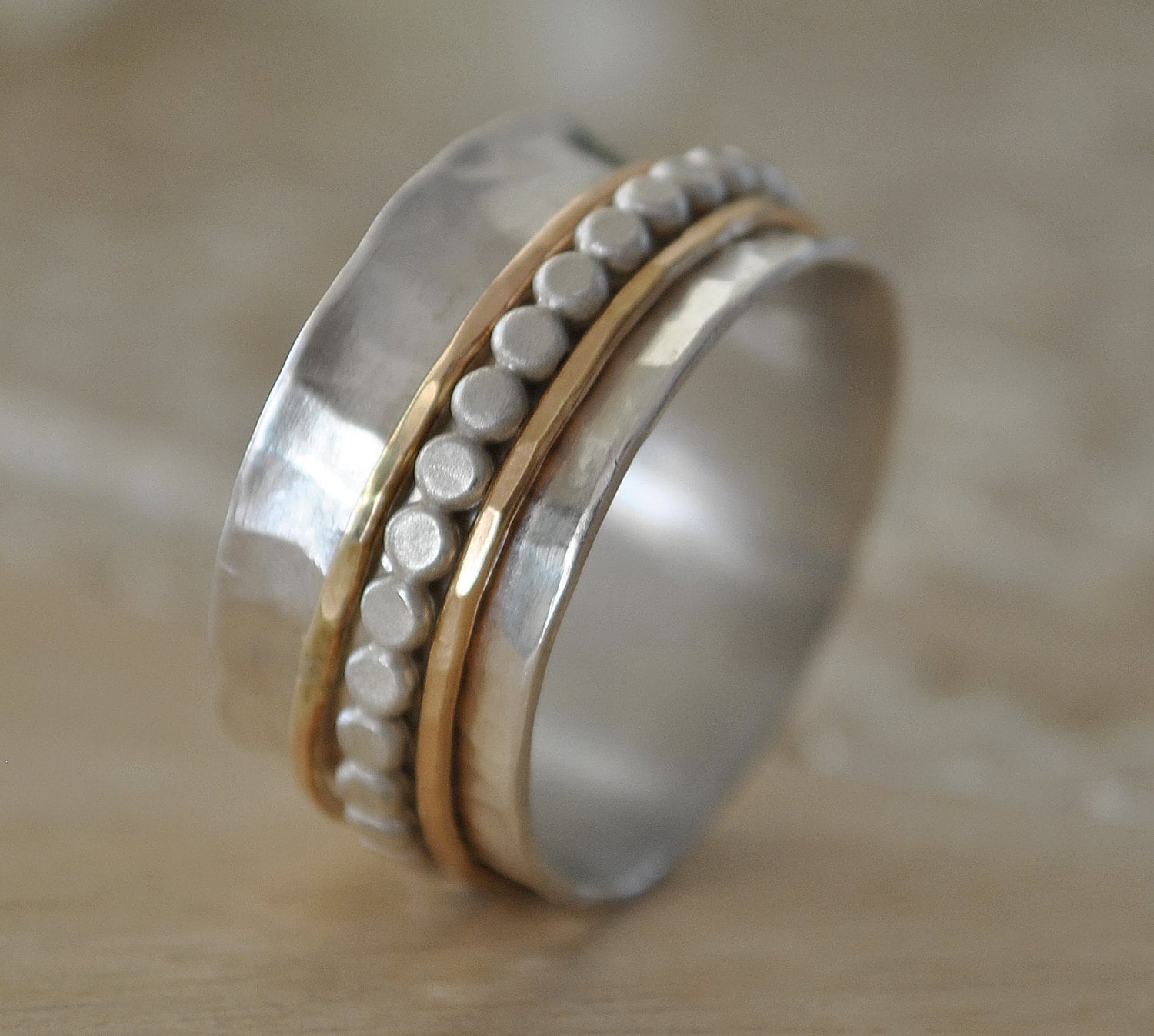 Gehämmerter Sterling Silber Spinner Ring 14K Gold Filled Sorgenring Gehämmerter Sterling Silber Spinner Ring 14K Gold Filled Sorgenring von BelleBohemeJewellery