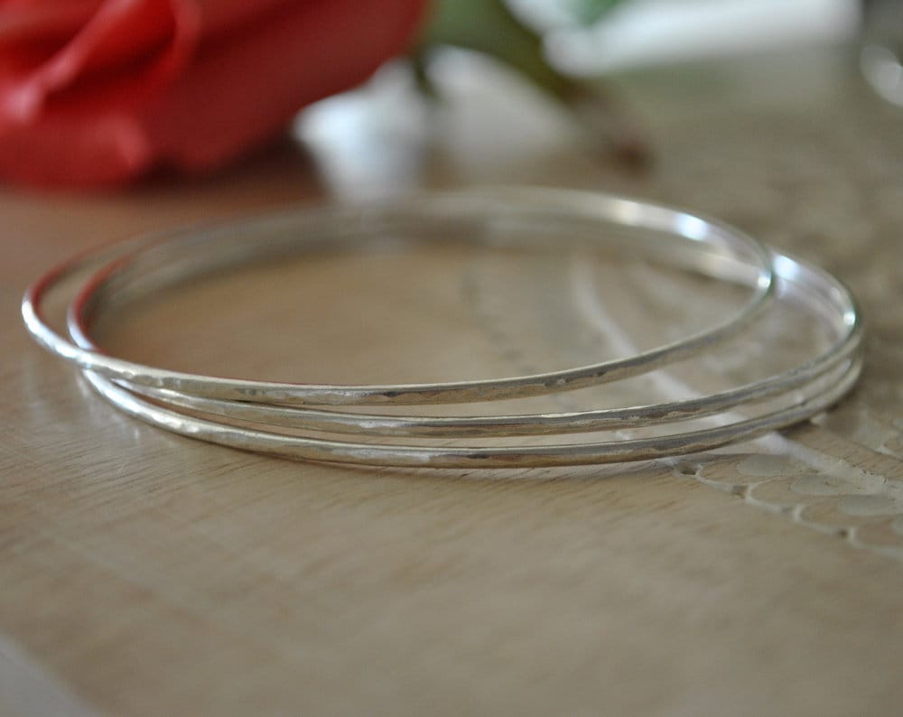 Gehämmertes .925 Sterling Silber Armreif Armband - Boho Stacking Set Gehämmertes .925 Sterling Silber Armreif Armband - Boho Stacking Set von BelleBohemeJewellery