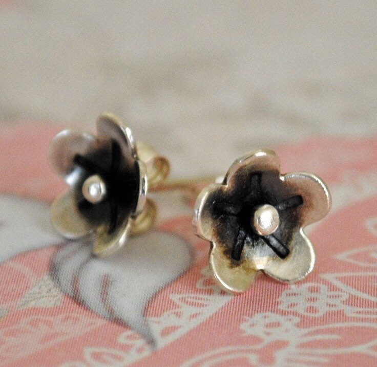 Handgemachte Oxidierte Sterling Silber Daisy Ohrstecker Boho Blumen Schmuck Handgemachte Oxidierte Sterling Silber Daisy Ohrstecker Boho Blumen Schmuck von BelleBohemeJewellery