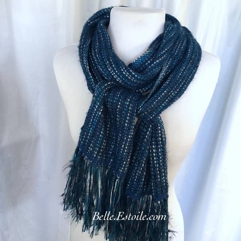 City Nights Handgewebter Schal, Eleganter Blauer Schal City Nights Handgewebter Schal, Eleganter Blauer Schal von BelleEstoile