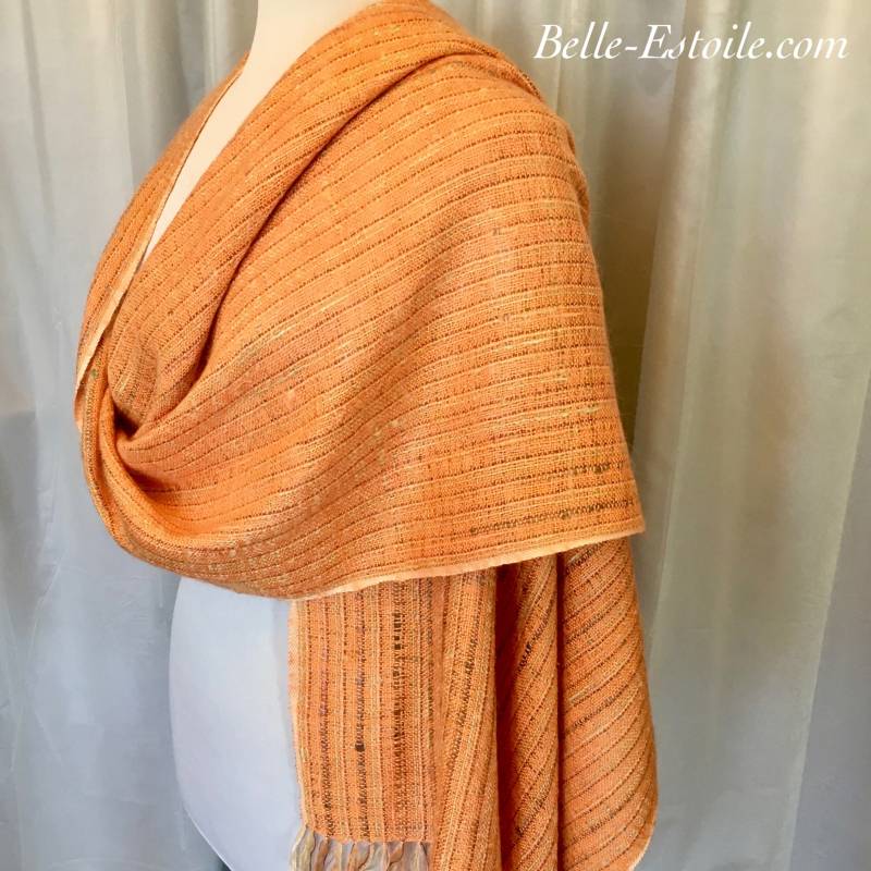 Tangerine Handgewebter Schal, Apricot Hochzeitsschal, Meditation Schal von BelleEstoile