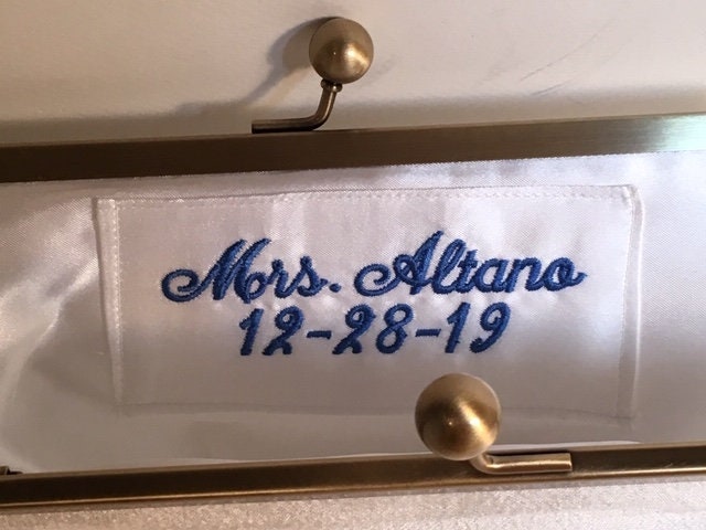 Custom Embroidery Label Mob, Braut-Clutch Oder Brautjungfer-Clutch von BelleJouJou