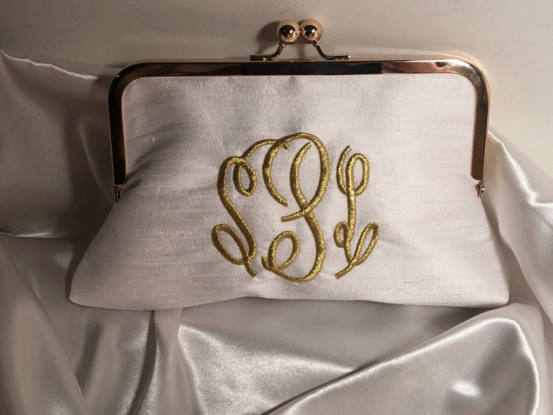 Braut-Clutch Oder Brautjungfern-Clutch Dupionseide Monogrammed Clutch Customize von BelleJouJou