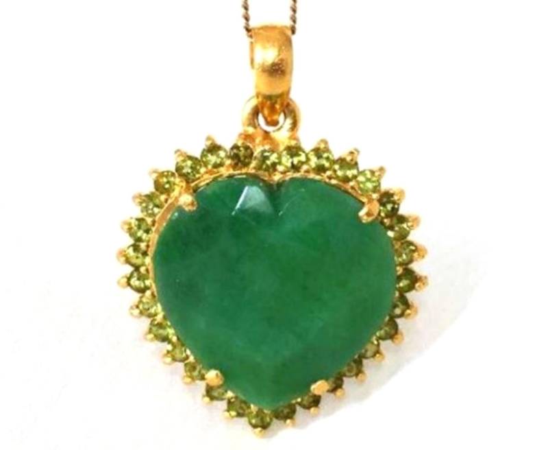 Großer 88 Cts Grüner Smaragd Anhänger, Cluster Herz Natürlicher Und Peridot Silber & Vergoldet von Bellephine