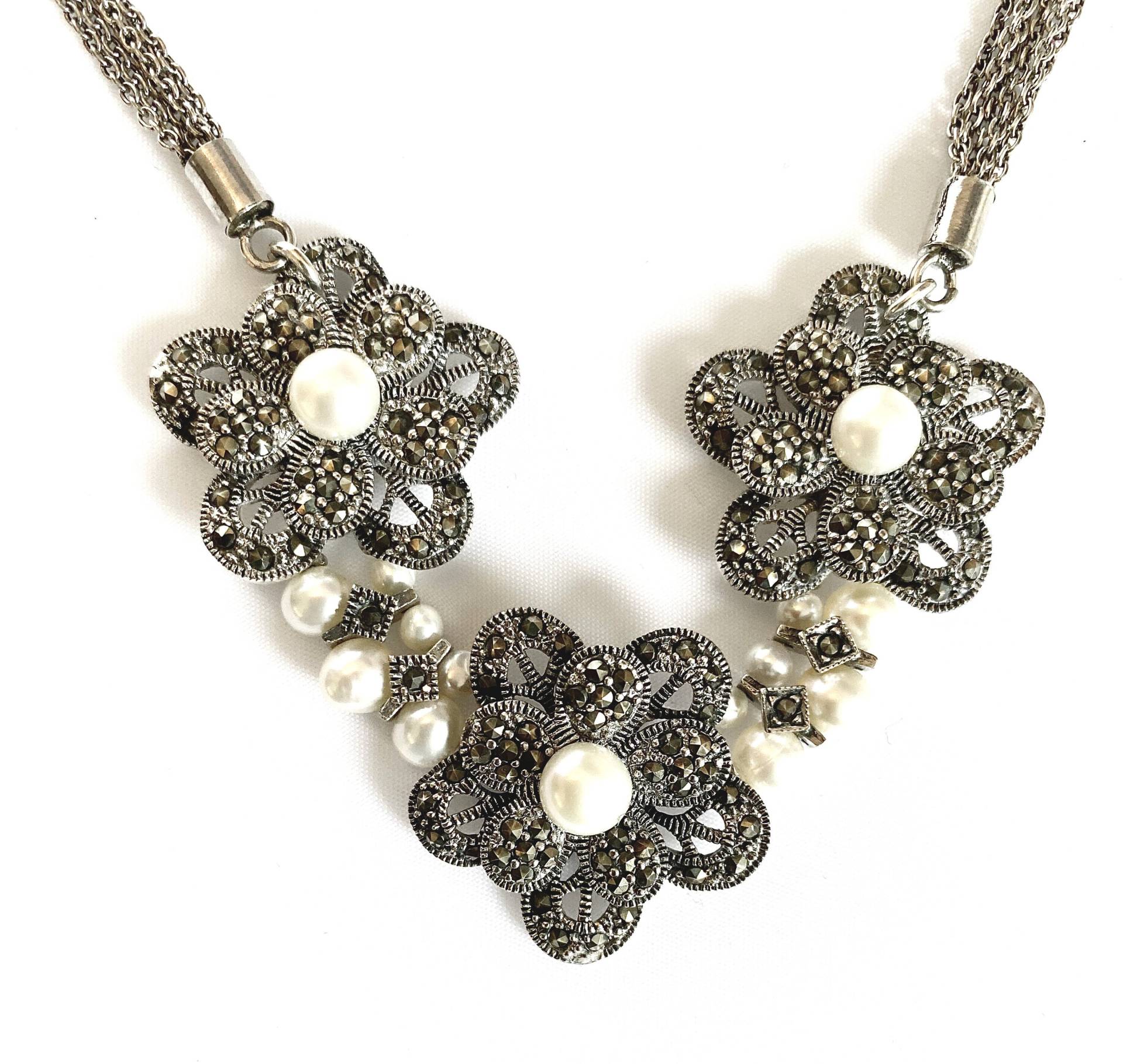 Markasit Silberkette, Und Weiße Süßwasserperle Halskette, Halskette Blumendesign, 925 Sterlingsilber von Bellephine