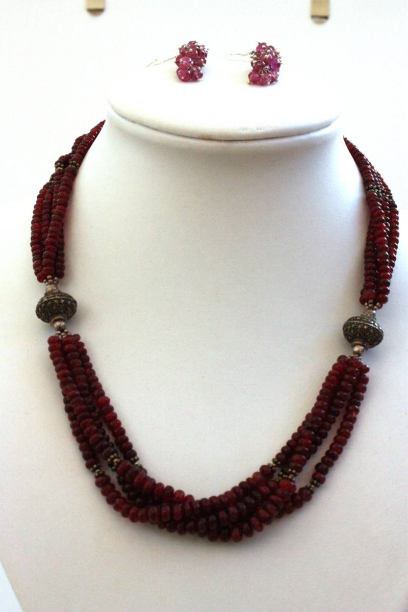 Roter Spinell Halskette Und Ohrringe Set, Runder Cabochon Spinell, Edelstein Ohrring Set Roter Spinell Halskette Und Ohrringe Set, Runder Cabochon Spinell, Edelstein Ohrring Set von Bellephine