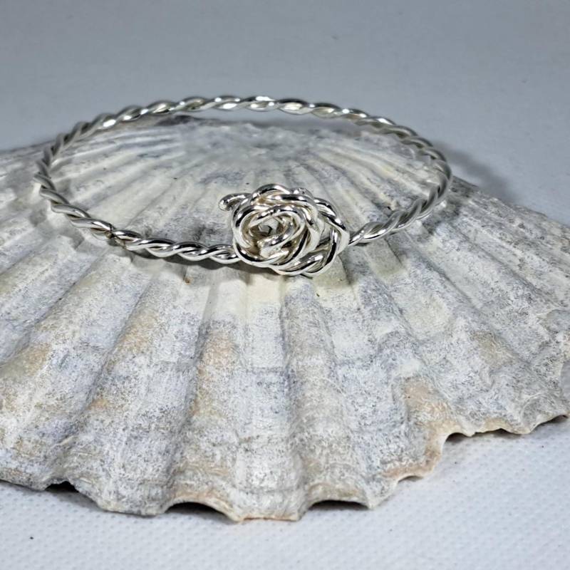 Armreif Aus Gedrehtem Silberdraht Mit Rosenknoten Draht Und Hakenverschluss Handgemachtes Sterlingsilber von Bellisful