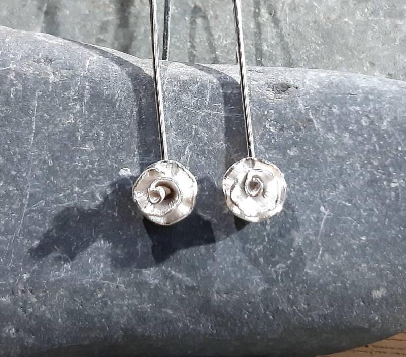Peony Rose Blütenohrhänger Handgemacht, Sterlingsilber von Bellisful