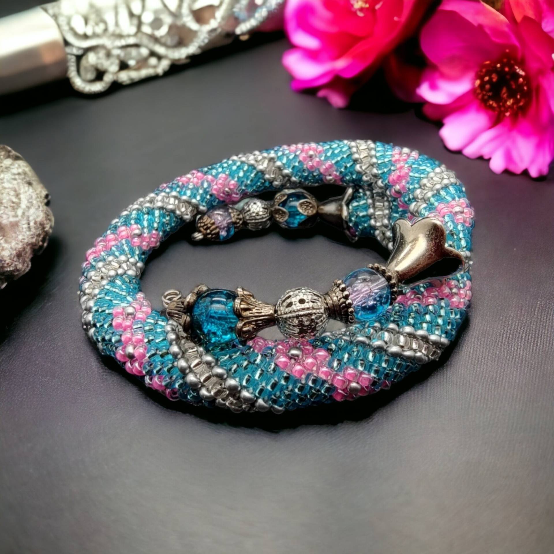 Häkelarmband, Schlaucharmband, Armband Aus 1.500 Miniperlen/Rocailles Gehäkelt Auf Memory-Draht #1565310978 Häkelarmband, Schlaucharmband, Armband Aus 1.500 Miniperlen/Rocailles Gehäkelt Auf Memory-Draht #1565310978 von Bellisiwa