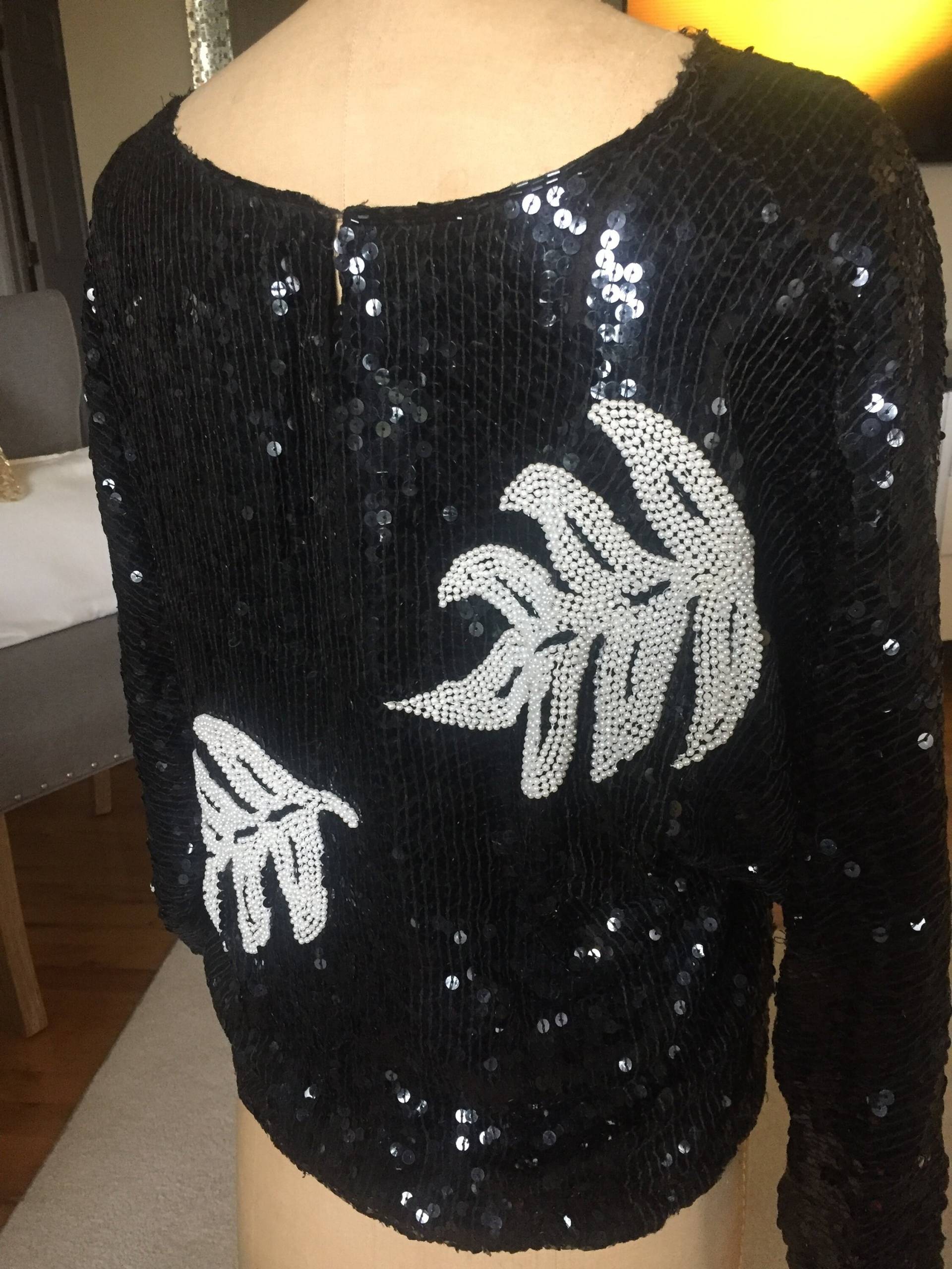 1970Er Jahre Perlen Feder Bluse 1970Er Jahre Perlen Feder Bluse von BelllaVintage