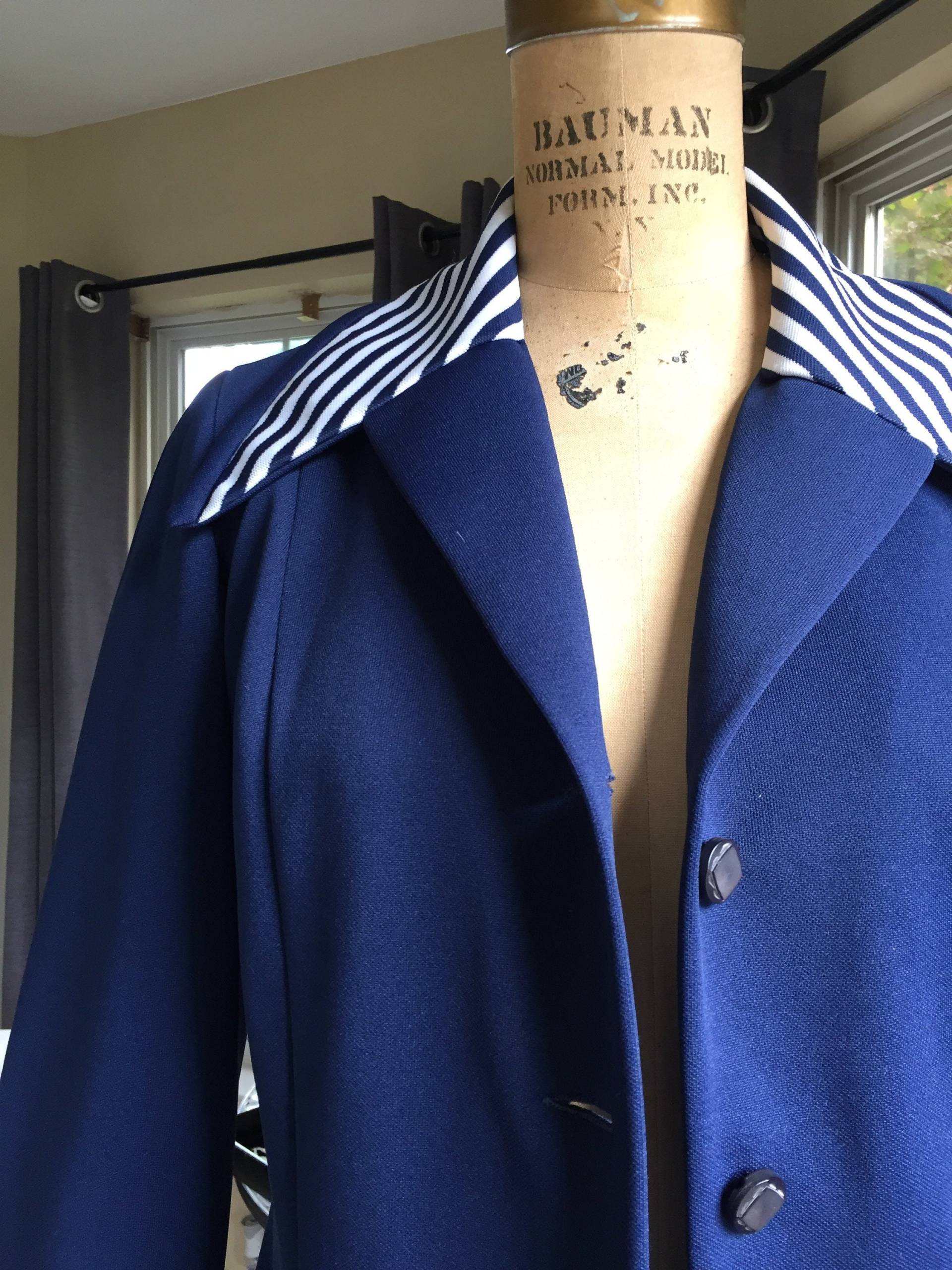 1970S Marineblau Gestreifter Blazer 1970S Marineblau Gestreifter Blazer von BelllaVintage