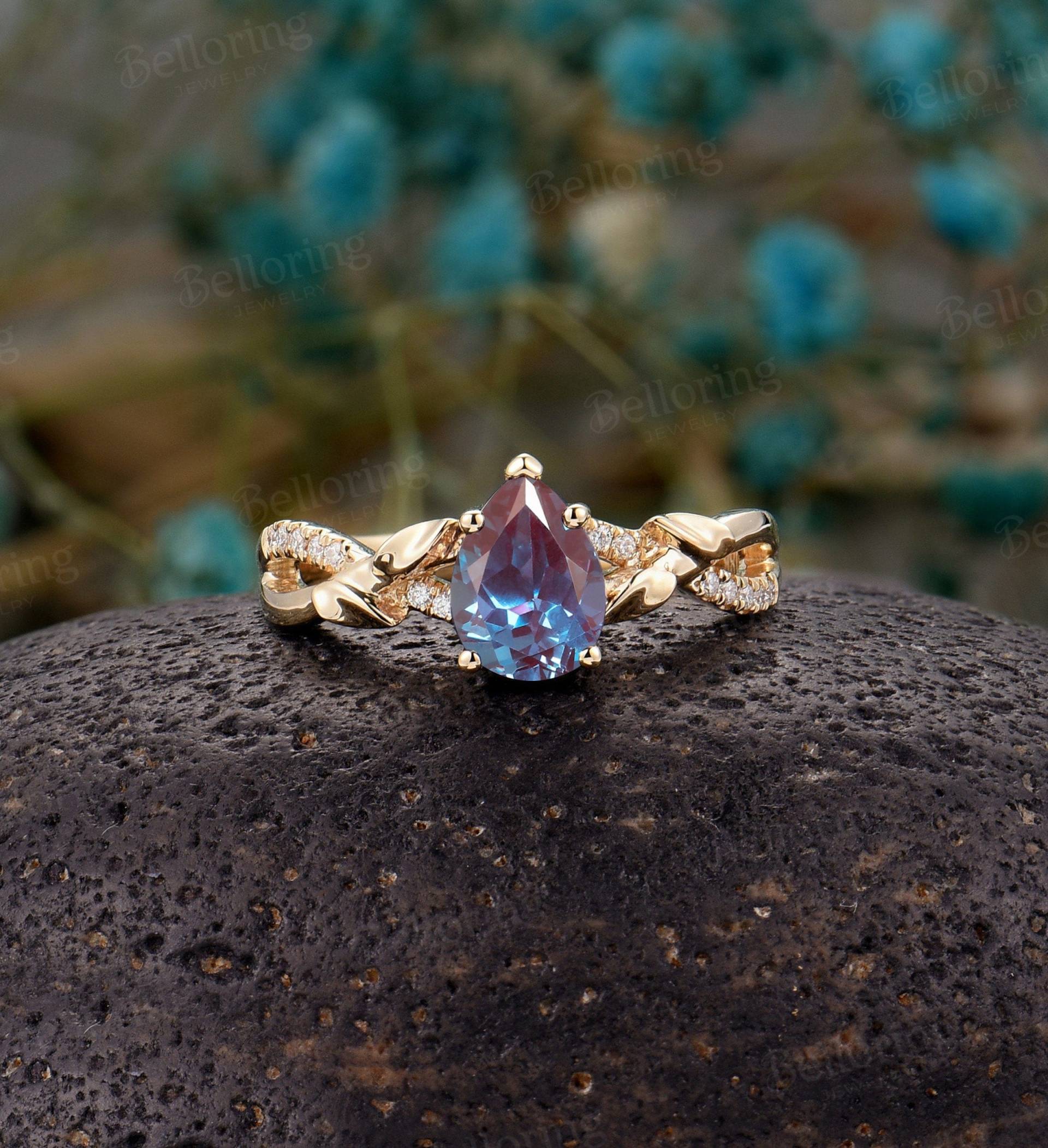 Birnenförmiger Alexandrit Verlobungsring Gelbgold Vintage Moissanit/Diamant Ringe Unikat Art Deco Infinity Ring Jubiläum Versprechen von Belloring
